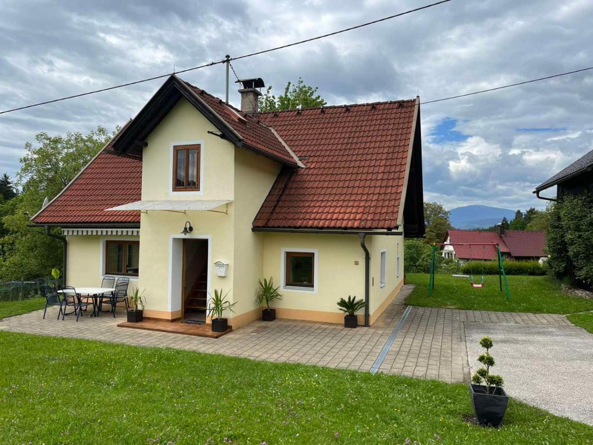 Charmantes Ferienhaus In Bester Lage Keutschach am See Exterior photo